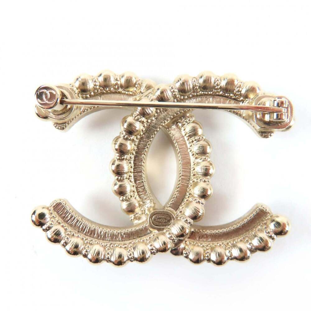 CHANEL Black Logo Brooch - Picture 3 of 6